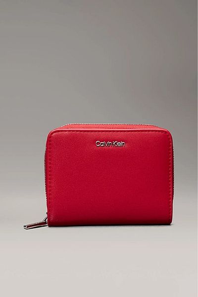 Calvin Klein Calvin Klein Women Lava Falls Must Medium Zip A Wallet