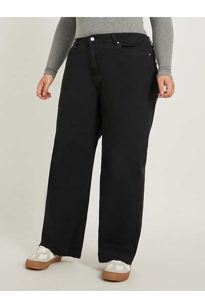 Styli Plus Size High Rise Rivet Detail Straight Fit Jeans