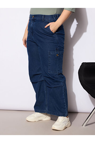 Sassafras By Styli Plus Size Straight Fit Jeans with Side Pockets Details