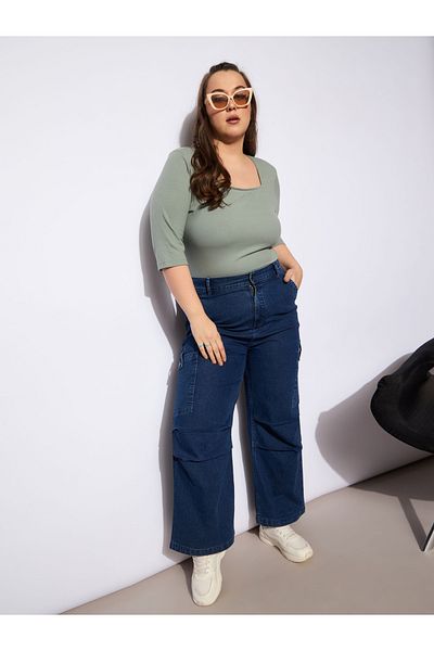 Sassafras By Styli Plus Size Straight Fit Jeans with Side Pockets Details
