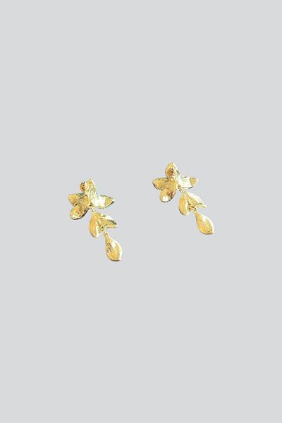 stravis Enameled Flower Earrings with Dangle