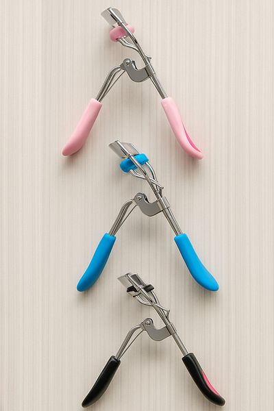 Dermotik Professional Eyelash Curler – 3 Wave Design, Natural Curl Effect with 3 Color Options