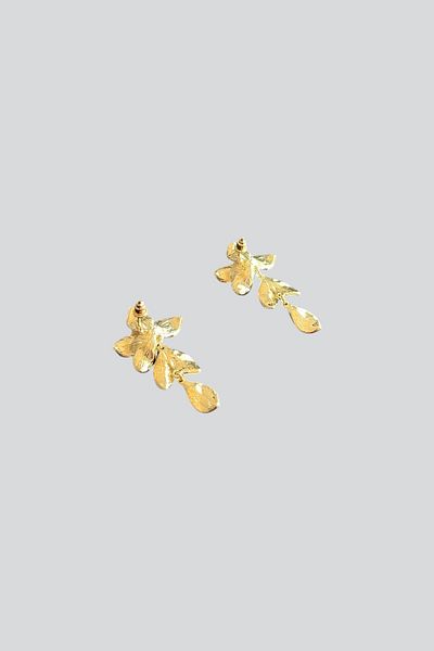 stravis Enameled Flower Earrings with Dangle