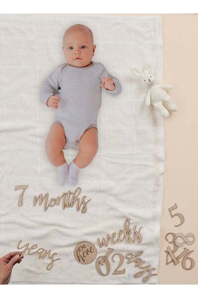 Ginger Ray مجموعة من 17 لافتة خشبية لمراحل نمو الطفل - دعامات تصوير ريفية لمر...