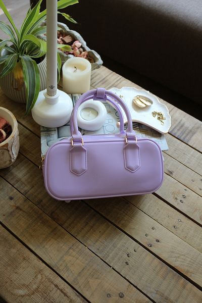 Moom Bag Geantă de mână și de umăr din silicon liliac pentru femei