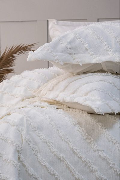lusso stile Vitelli Double Bedspread 250X250 2 Pillows