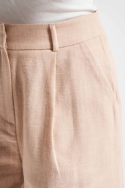 its basic Women's Beige Color S5-57 Relaxed Cut Midi Front Pleated Mom Fit Linen Fabric Shorts