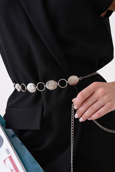 bayansepeti Curea de damă cu lanț cu accesorii și detaliu inel din metal argintiu 7650