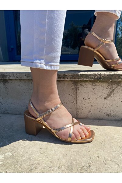 Gate Sante Ankle Belted Flip Flop Heeled Sandals