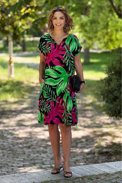 Nevin Kaya Moda Rochie neagră Ramses cu model de frunze