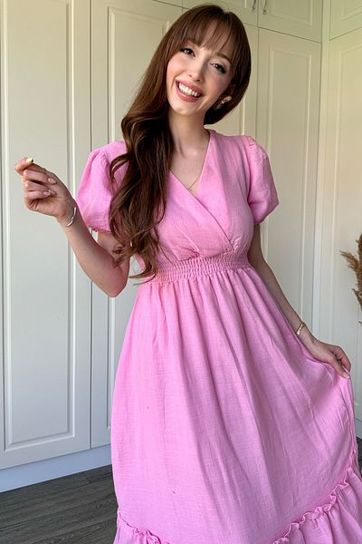 Dilay Gökoğlu Butik Rochie midi roz cu mânecă scurtă din țesătură muselină