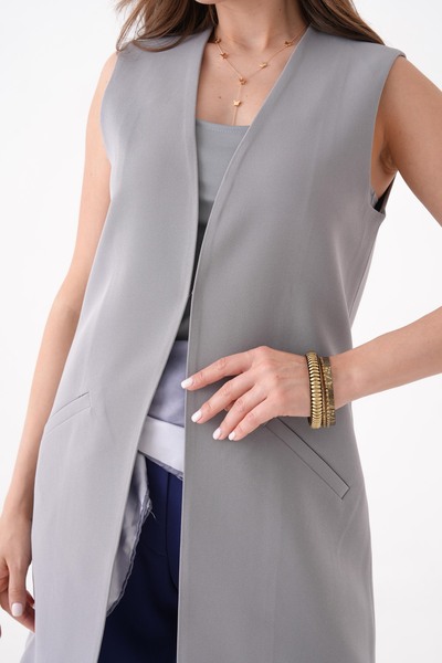 Saade Gray Women's V-Neck Agraf Closure Comfortable Cut Pocketed Woven Long Vest
