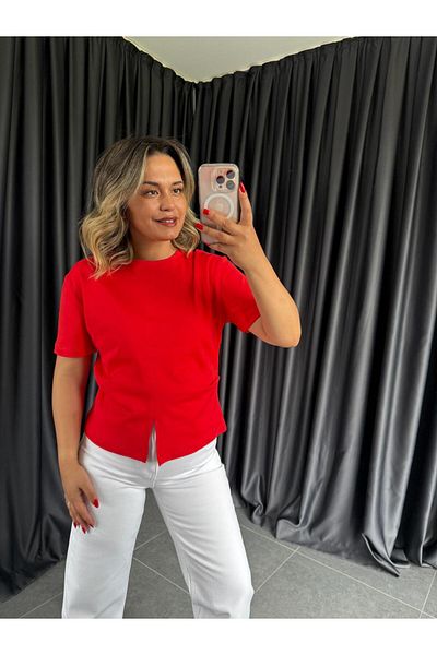 BÜŞRA PERKER 31874 Red T-Shirt with Slit Detail