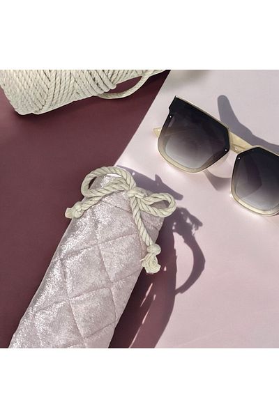 JACA Glasses Case and Glasses Cleaning Wipe Set