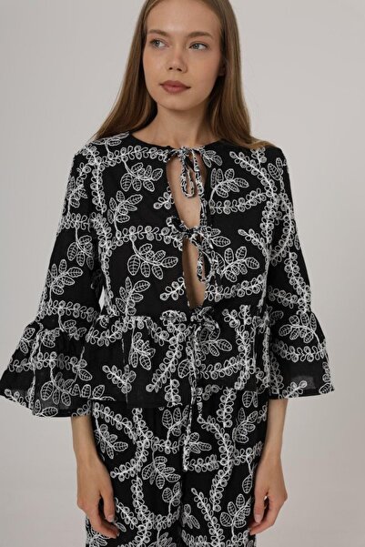buğrahayalin Bow Tie Brode Blouse - Black