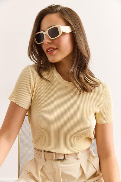 Olalook Women's Yellow Crew Neck Short Sleeve Pleated Blouse Blz-19002892