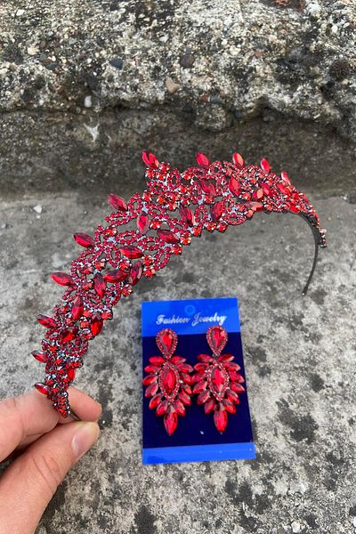 Hobigram Clara Red Bridal Henna Crown Special Occasion Accessory Women's Crown and Thin Shuttle Earring Set