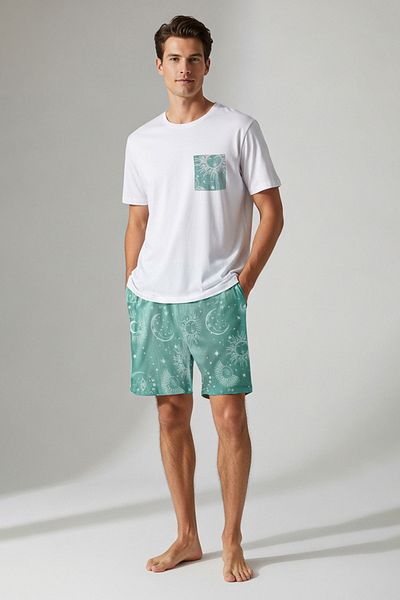 Trendyol Collection Ecru-grün bedrucktes Pyjama-Set mit normaler Passform und gestrickten Shorts TMNSS24PT00018