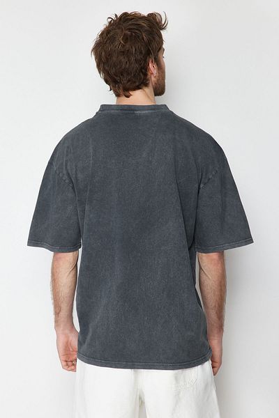 Trendyol Collection Anthrazitfarbenes, übergroßes, bedrucktes Baumwoll-T-Shirt - TMNSS23TS00174