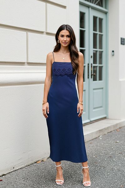 Trendyol Collection Μπλε Navy Woven Λεπτομερές Bodycone/Σώμα εφαρμοστό μίντι πλεκτό φόρεμα TWOSS25EL00356