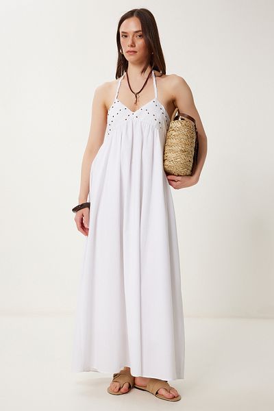 Happiness İstanbul Weißes, besticktes Sommer-Strickkleid mit Neckholder für Damen NS00424