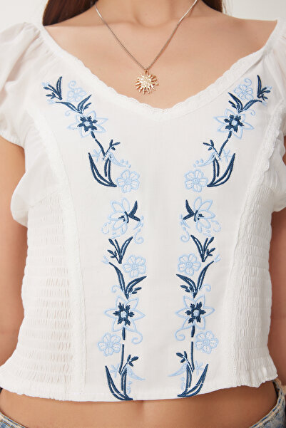 Happiness İstanbul Γυναικεία Εκρού Floral Κεντημένη Crop Μπλούζα HF00470