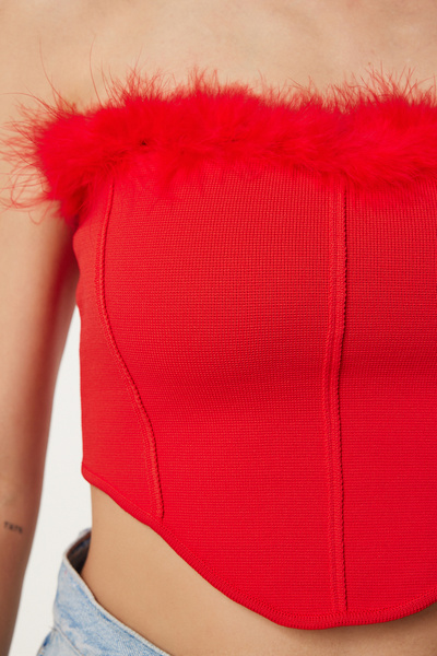 Happiness İstanbul Kadın Kırmızı Tüy Detaylı Esnek Crop Büstiyer NS00428