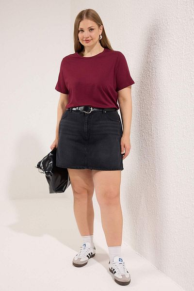 Trendyol Curve Koszulka z okrągłym dekoltem w kolorze claret red, regular fit, wykonana w 100% z bawełny, dzianinowa, w dużym rozmiarze, TBBSS22TS0733