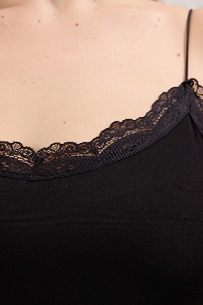 Trendyol Curve Black Lace Detailed Fitted/Fitted Stretchy Knitted Body with Snaps at Bottom