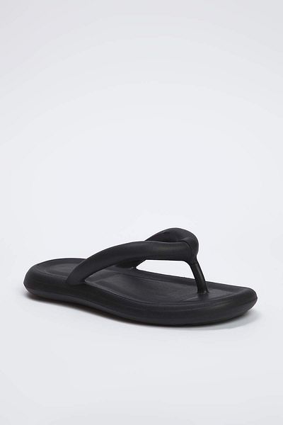 TRENDYOL SHOES Czarne wyściełane klapki damskie TAKSS25TE00050