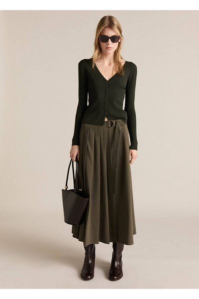 MANGO Woman Трикотажна жилетка с V-образно деколте