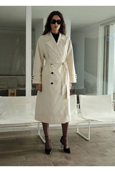 MANGO Woman Oversize'owy, długi, dwurzędowy płaszcz typu trencz
