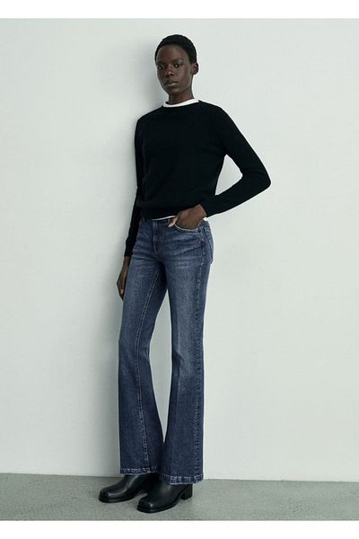 MANGO Woman Low-waisted flare jeans
