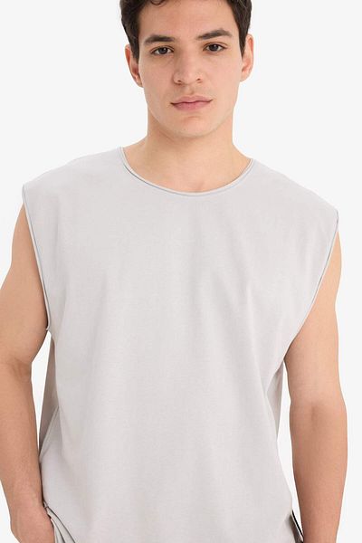 DeFacto 100% Cotton Boxy Fit Crew Neck Basic Plain Undershirt C7205Ax25Sm
