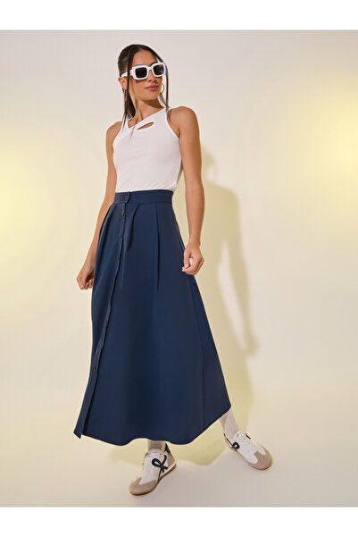 Styli تنورة ماكسي سادة مطوية بأزرار أمامية على شكل حرف A