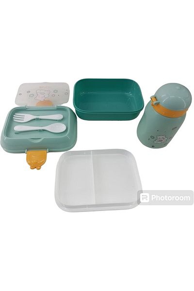 Generic Plastic lunch box and rectangular water bottle/green