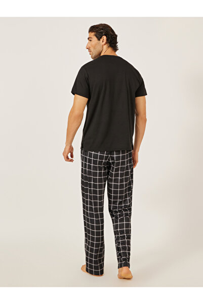 Styli Solid Henley Neck T-Shirt and Checked Pyjama Set