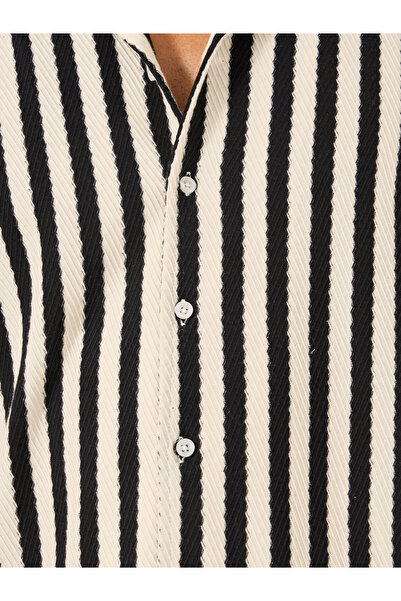 Fort Collins By Styli Men Black Striped Short Sleeve Regular Fit Shirt