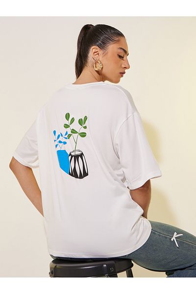 Styli Round Neck Back Graphic Print T-Shirt