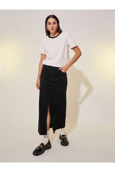 Styli Solid Jacquard Contrast Color T-Shirt