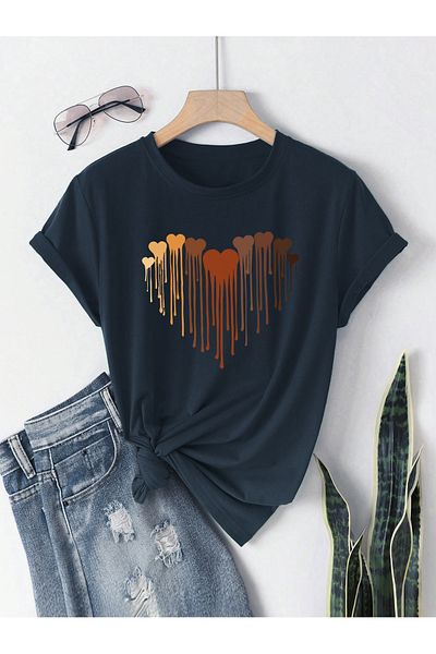 uyguntarz Bedrucktes T-Shirt mit schmelzenden Herzen