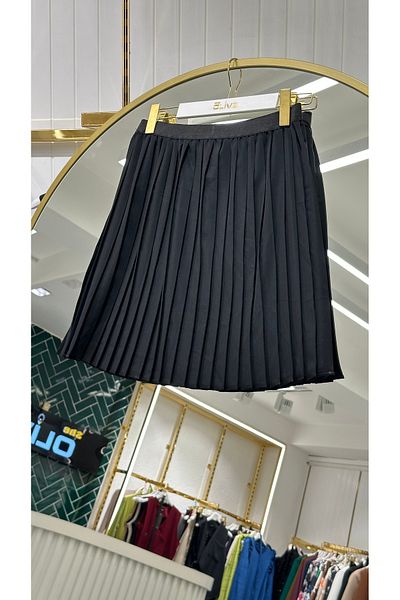 She Olive Pleated Skirt Lengthening Underwear