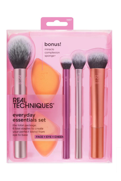 Kadi Cosmetics مجموعة فرش مكياج احترافية مع إسفنجة مزدوجة - ضرورية