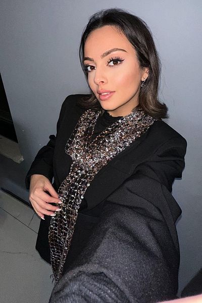 TAKIŞTIR شال بتفاصيل محبوكة باللون البني