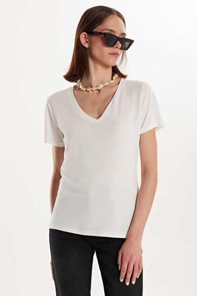 Tudors Γυναικείο μπλουζάκι Relax Fit Relaxed Cut Modal V-Neck Ecru T-shirt