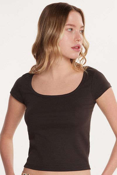 Tudors Bluză maro cu mânecă scurtă, cu decolteu în U, din bumbac, slim fit