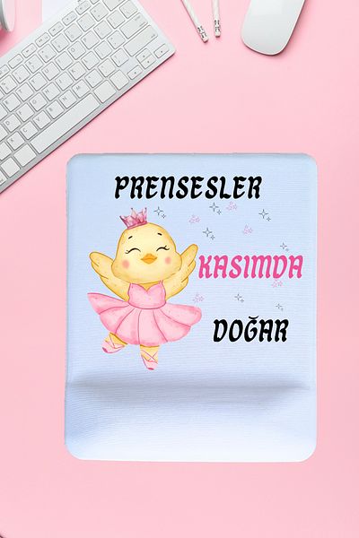 qoeuyl boutique Princesses Are Born This Month Printed Birthday Special Day Gift Oval/Square Wrist Supported Mousepad