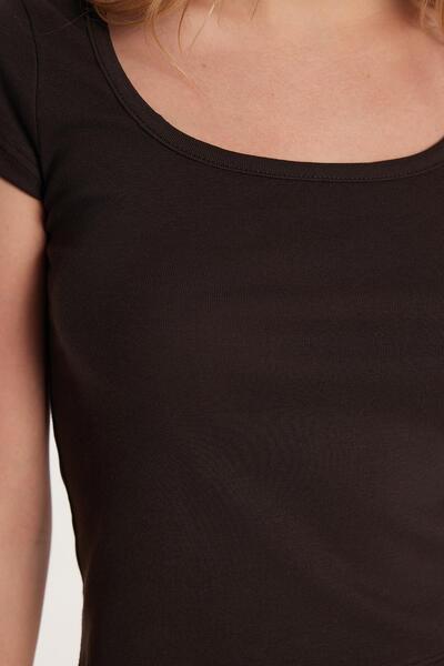 Tudors Γυναικεία Slim Fit Slim Fit Βαμβακερή μπλούζα με κοντό μανίκι U λαιμόκοψη καφέ