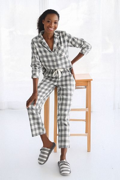DOFİ Dofi Women's Gray Gingham Pajama Set with Buttons, Pocket Detail, Long Sleeve