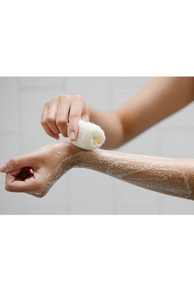 Ever Strawberry body scrub is fast-exfoliating, opens pores, removes blackheads and gives a light complexion.